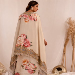 Falda Saree con Estampado Floral y Capa Bordada con Blusa |   Conjunto Indo-Occidental de Diseño de 3 Piezas - Product Image 3