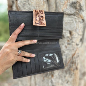 Nouveau Style occidental aztèque en cuir usiné pochette véritable fait à la main Vintage marron outillage Unique jeu de cartes Design portefeuille en cuir - Product Image 5