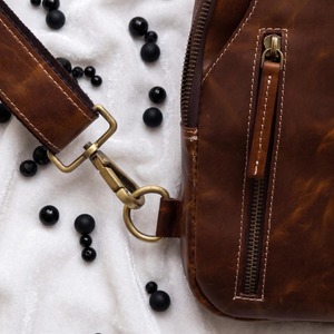 Sac bandoulière en cuir souple, idéal pour étudiants, professionnels et activités quotidiennes en extérieur – Vente en gros - Product Image 6