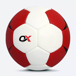 ลูกฟุตบอลคุณภาพสูงแบบกำหนดเองได้สำหรับฝึกซ้อมในร่ม/กลางแจ้งจาก Oxva Industries ผลิตจากวัสดุลามิเนต น้ำหนักเบา พร้อมยางในที่ทนทาน - Product Image 2
