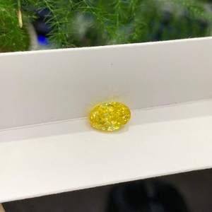 เพชรแล็บเกรด IGI รูปไข่ 1 กะรัต สีเหลืองสดใส แฟนซี ได้รับการรับรองจาก Luxira Jewels ผลิตด้วยวิธี CVD/HPHT พร้อมเจาะด้วยเลเซอร์สำหรับทำเครื่องประดับ - Product Image 3