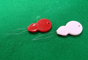 AA0253 Longer <b>Needle</b> <b>threader</b> | Red Plastic Embroidery <b>Needle</b> <b>Threader</b> Simple Portable <b>Sewing</b> Tool - Product Image 4