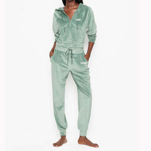 Conjunto de Sudadera y Pantalones de Terciopelo Personalizados al por Mayor para Mujer, Sudadera con Capucha y Cremallera, Chándal de Terciopelo para Mujer - Product Image 3