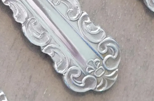 Ensemble de couverts élégants en acier inoxydable avec bords lisses, prise en main confortable et finition argentée de qualité supérieure pour la table à manger - Product Image 5
