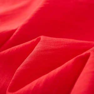 Camiseta Personalizable Unisex de Manga Corta, Roja, de Felpa Francesa, Corte Holgado, Secado Rápido, Transpirable, de Alta Calidad, Algodón y Bambú, Cuello en V - Product Image 4