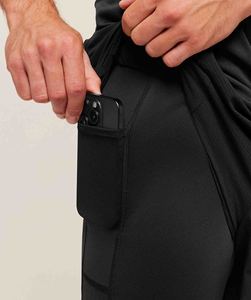 Shorts de sport athlétiques double couche pour homme, personnalisés, avec doublure intérieure de compression, cordon de serrage élastique à la taille et poche. - Product Image 6