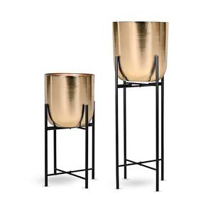 Maceta de hierro de buena calidad, duradera y resistente, para decoración del hogar y jardín, uso interior y exterior, de la India, para suministro al por mayor. - Product Image 1