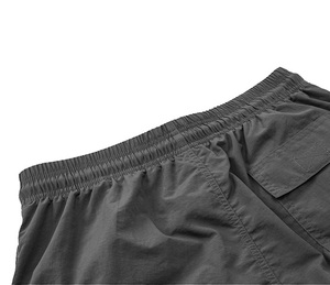 Shorts de sport respirants pour hommes avec logo frontal, style décontracté, pour la gym et la distribution en gros - Product Image 4