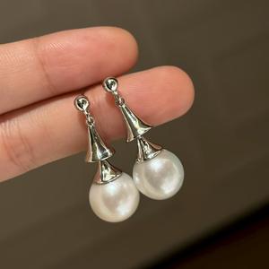 Pendientes Largos de Moda Francesa de Alta Gama, Diseño Exquisito de Cuentas Casi Redondas, Versátiles para Mujeres con Estilo Fresco y Juvenil - Product Image 3