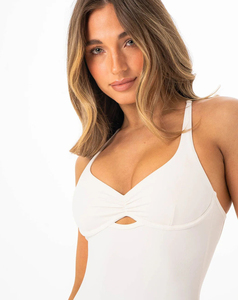 ชุดรัดรูปออกกำลังกายสีขาวสำหรับผู้หญิง แบบสั่งทำพิเศษ ระบายอากาศได้ดี แห้งเร็ว ผลิตจากผ้าสแปนเด็กซ์/โพลีเอสเตอร์ สั่งซื้อขั้นต่ำน้อย - Product Image 5