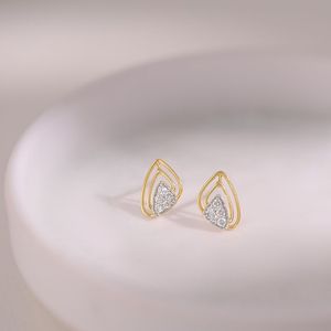 Boucles d'oreilles clous en or jaune avec diamants de laboratoire double goutte d'eau et grappe triangulaire - Product Image 1