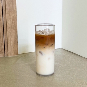 แก้วกาแฟทรงตรง Ecozen ขนาด 18 ออนซ์ 550 มล. แก้วพลาสติกนำกลับมาใช้ใหม่ได้ ปลอดสาร BPA ทรงบาตอง สำหรับอเมริกาโน่ - Product Image 4