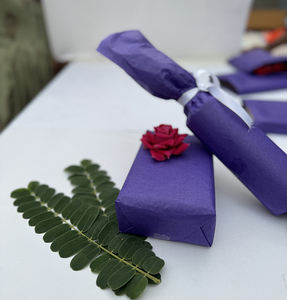 Papel de Seda de Color Sólido Personalizable de Alta Calidad para Envolver Regalos, de una Sola Cara, 18-80 Gsm, Exportador Indio Líder - Product Image 1