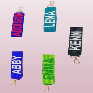 Elegante y Novedoso Llavero con Nombre de Cuentas para Estilos de Letras en Contraste, Pulsera Ajustable, Conveniente para Recuerdos de Eventos y Regalos de Fiesta - Product Image 4