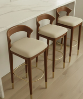 Tabouret de bar en teck de style ferme moderne et technique du milieu du siècle, au design durable, pour salon, maison, hôtel et événements.