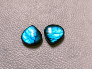 Paire de cabochons en labradorite cœur rayonnant, cristal à reflets bleus, pierres précieuses en vrac pour la création de bijoux artisanaux, 18x18x6mm, ensemble de pierres pour pendentifs - Product Image 5