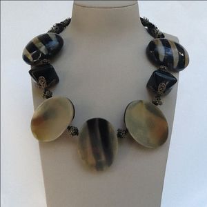 Collier à maillons abstraits en corne de buffle de qualité supérieure, fait main, bijou de créateur en corne naturelle, style exclusif - Product Image 4