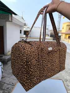 Bolsas de lona unisex ligeras de gran capacidad, ecológicas, multifuncionales, acolchadas de algodón, para fin de semana, con estampado de leopardo, para viaje. - Product Image 3