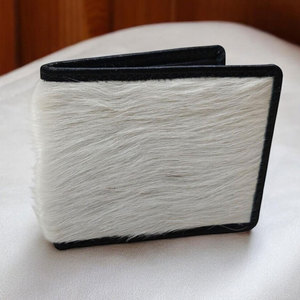 Portefeuille en cuir de vachette véritable fait main, durable, pour homme, design fin, portefeuille à double pli, cuir à poils. - Product Image 2