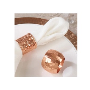 Anillo de Servilleta Metálico Diseñado para Elevar las Tradiciones Gastronómicas Mediante una Durabilidad Excepcional y una Artesanía Refinada - Product Image 1