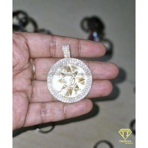 Pendentif porte-bonheur personnalisé en argent sterling 925 avec sertissage de diamant moissanite de qualité supérieure - Product Image 5