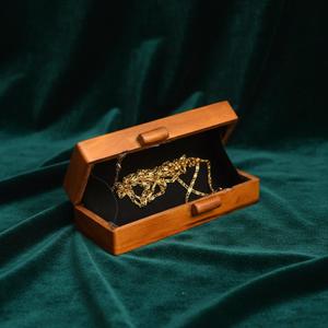 Bolso de Mano Cuadrado Bohemio Hecho a Mano Personalizado, con Cadenas y Detalles de Botones, Estilo Vintage de Lujo - Product Image 5