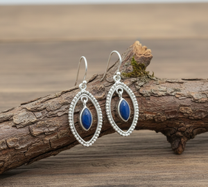Boucles d'oreilles pendantes faites à la main en argent sterling 925 avec lapis-lazuli naturel, cadre perlé marquise style bohème, cadeau bijoux pour femme et petite amie - Product Image 1