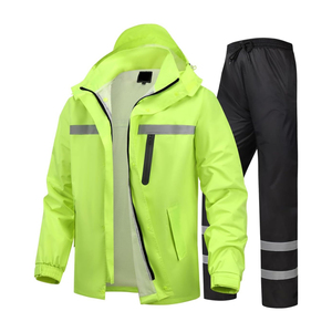 Combinaison de pluie unisexe légère pour la randonnée, le camping, les voyages et le trekking, avec une tenue extérieure imperméable et confortable - Product Image 1
