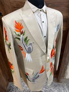 Costume de smoking beige brodé pour homme avec motif d'oiseaux et de fleurs – Blazer de cérémonie pour marié, costume 3 pièces - Product Image 3