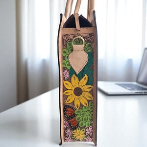 Bolso Tote de Cuero Repujado con Diseño Floral Hecho a Mano para Mujer, Bolso de Hombro de Cuero Genuino Pintado a Mano - Product Image 3