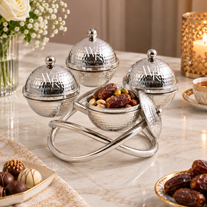 Bols à bonbons en métal sculpté avec des dessus en dôme martelé et une base artistique | Service de table élégant pour dattes, chocolats, noix, bonbons, fruits secs - Product Image 4