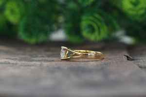 Anillo Solitario de Diamante con Corte Triangular de Moissanita de 0.61CT, Creativo y Artesanal, para Mujer, Plata 925 Original, Regalo Premium para Amigas - Product Image 3