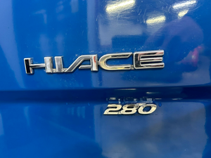 Super Clean 2007 pour HiAce 280 D4D en bon état avec poignée antidérapante et source d'alimentation hybride - Product Image 6