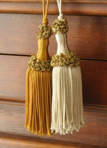 Rideau antique fait main avec 1 pompon, franges élégantes, style vintage de luxe, décoration intérieure, cadeau pour elle, pompons personnalisés - Product Image 3