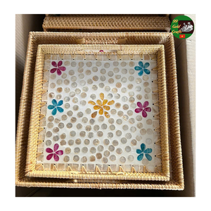 Plateau de service en rotin artisanal avec incrustation de nacre, plateau décoratif, plateau rond en rotin et coquillages - Product Image 4