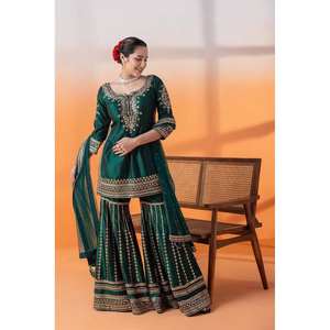 Hermoso conjunto de salwar kameez de poliéster (parte superior, parte inferior y dupatta) para fiestas, elegante y con estilo. - Product Image 6