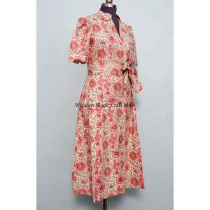 ชุดเดรสผู้หญิง Kangura ผ้าฝ้าย 100% รักษ์โลก ทรงเอวธรรมชาติ ลายดอกไม้ ความยาวปานกลาง คอวี แขนสั้น ตกแต่งกระดุม ซักได้ - Product Image 5