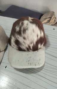 Casquette de baseball unisexe à imprimé vache, marron et blanc, en fourrure, décontractée, réglable pour adultes, à porter en toutes saisons - Product Image 4