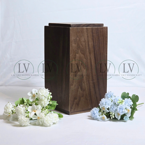 Urne funéraire en bois de frêne de qualité supérieure pour cendres d'adultes, urnes de crémation artisanales pour hommes ou femmes, fabriquées au Vietnam - Product Image 5