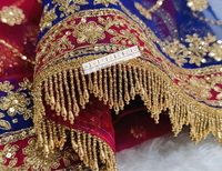 Dentelle tressée Zig-Zag Premium Or avec pompons de perles vibrantes et franges de perles géantes pour la confection de Lehngas et de robes de luxe