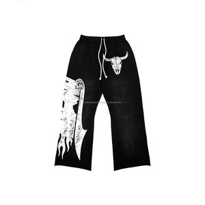 เสื้อฮู้ดดี้ผ้าเฟรนช์เทอร์รี่ฟอกสีแบบแอซิดวอช แต่งลายปะติดปะต่อแบบดิสเทรส พร้อมงานปักคริสตัล 3 มิติ แบบครอป - Product Image 4