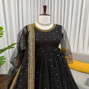 Conjunto de traje Anarkali VASTRA COTTAGE con red de mariposas, pantalón con lentejuelas y bordados, dupatta, pantalón con cintura elástica, ropa étnica festiva - Product Image 2