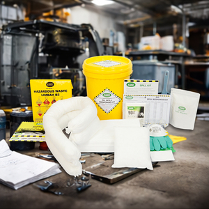 Kit portátil de 30 litros para derrames de aceite con cubeta sellada y asa, kit absorbente de hidrocarburos de emergencia, incluye guantes resistentes a químicos - Product Image 1