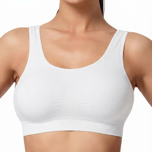 Brassière de sport respirante de haute qualité à bretelles longues et col carré, idéale pour le yoga et le fitness, avec coussinets amovibles - Product Image 4