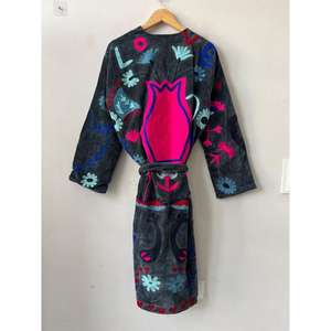 Camisón Azul de Terciopelo Suzani con Bordado de Corazón, Hecho a Mano, Estilo Bohemio Elegante para Mujer - Product Image 4