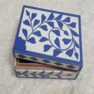 Caja de Joyería Navideña con Incrustaciones de Hueso y Grabado, con Tapa y Patrón Cuadrado de Madreperla - Product Image 6