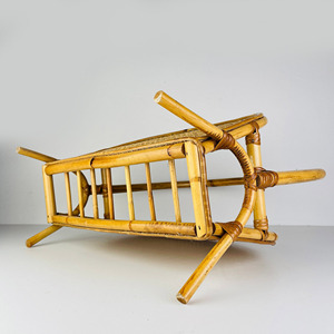 Magnifique porte-revues en rotin artisanal, à prix abordable, pour la décoration des bureaux à domicile. - Product Image 5
