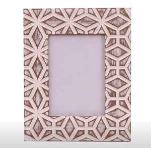 Cadre photo élégant en résine avec revêtement brillant pour des souvenirs intemporels, magnifique cadre photo fait main par les artisans indiens, exporté par Craftera. - Product Image 4