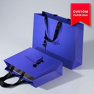 Sacs en papier de boutique personnalisés de luxe, imprimés et laminés, avec différentes tailles - Product Image 1