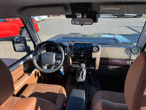 Toyota Land Cruiser GDJ 76 LX Plus Automatique Cuir LED Livraison Immédiate Véhicule Tout-Terrain Robuste 4x4 - Product Image 2